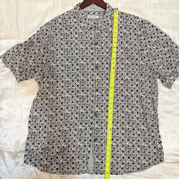 Tommy Bahama Men's XXL Black Geometric Short Sleeve Button-Up Shirt - Picture 4 of 9